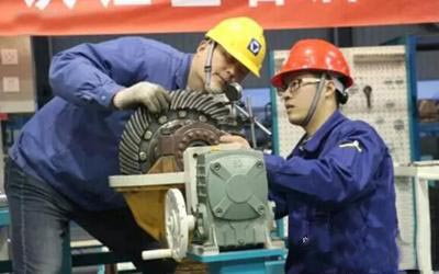 MK体育（中国）国际平台技能参与者认真研究