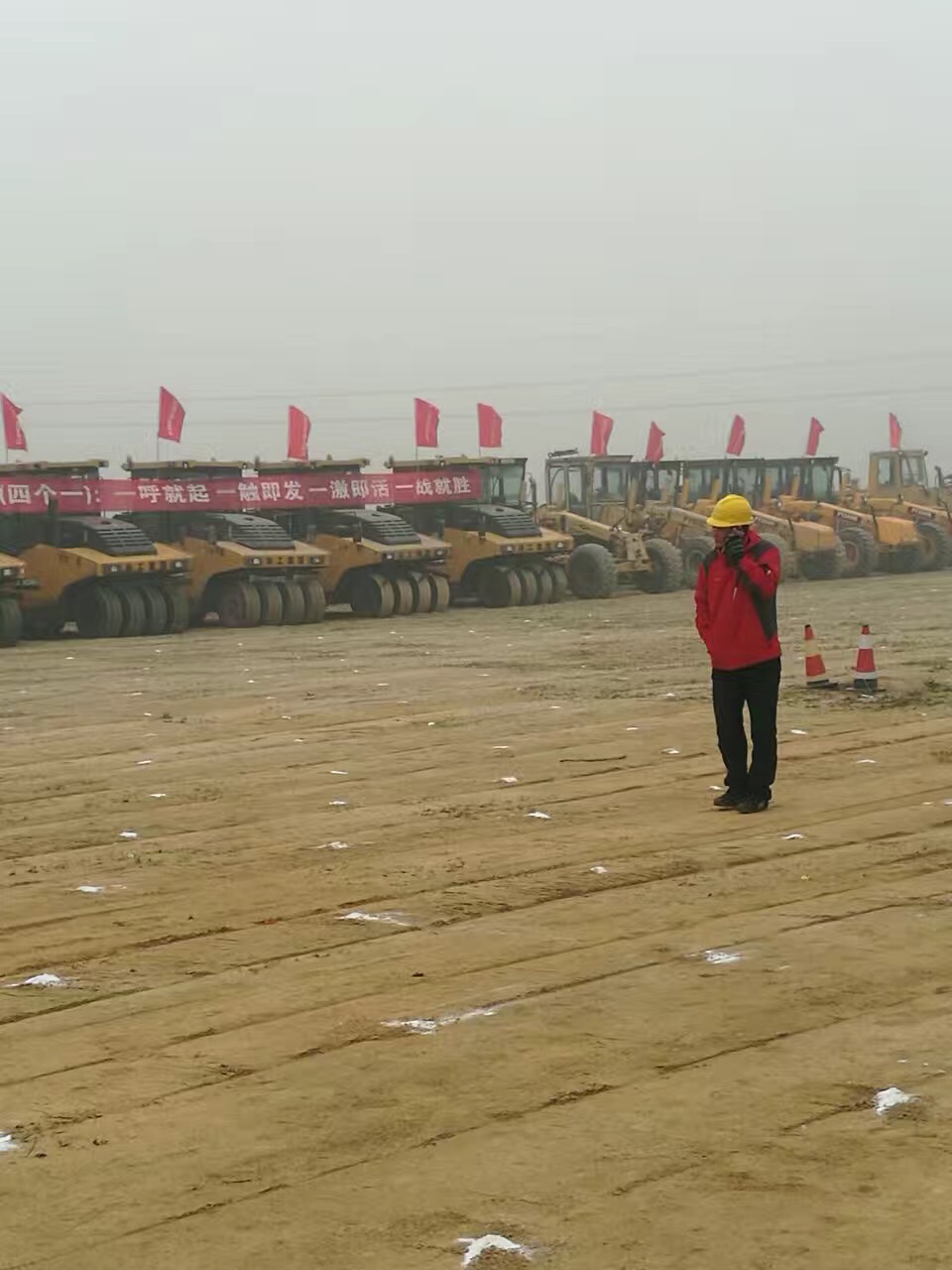 MK体育（中国）国际平台胶轮压路机 河南总代理400-990-3710
