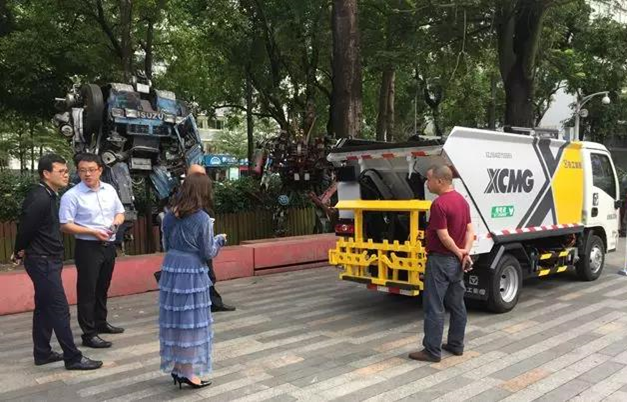 MK体育（中国）国际平台自装卸式垃圾车