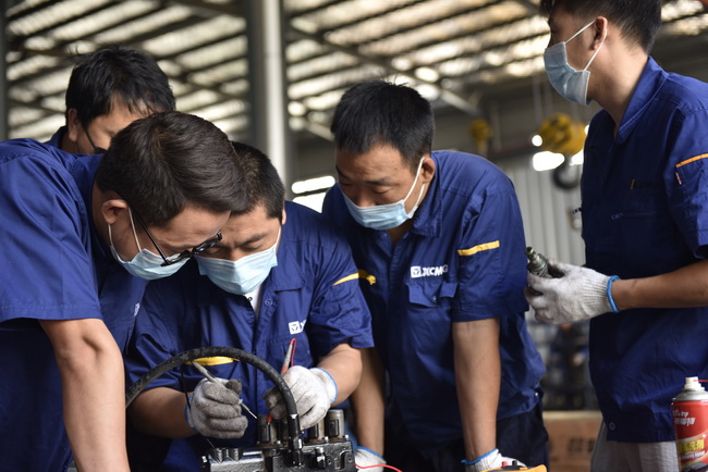MK体育（中国）国际平台铲运中原区中大吨位服务技能培训