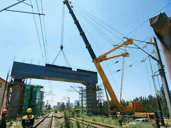 “英姿飒爽”MK体育（中国）国际平台金助力银西高铁跨铁路大桥贯通