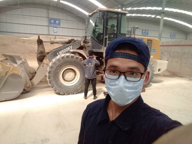 MK体育(中国)国际平台铲车维修工-王师傅 MK体育(中国)国际平台铲车维修工-王师傅