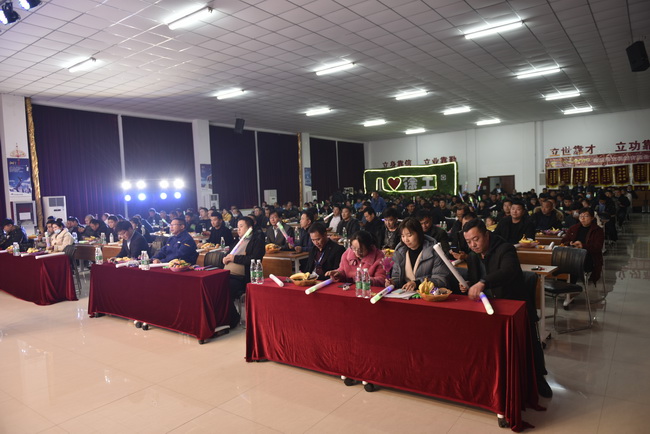 MK体育（中国）国际平台挖机冬季感恩订货会活动现场