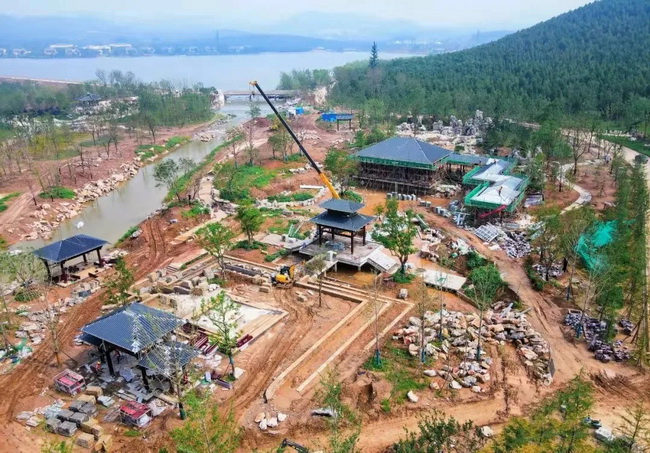 MK体育（中国）国际平台起重机械成为园林建设的必备利器
