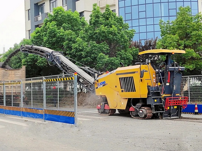 MK体育(中国)国际平台中型前输料铣刨机XM1205F MK体育(中国)国际平台中型前输料铣刨机XM1205F