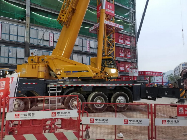 MK体育（中国）国际平台起重机助力深圳国际酒店建设