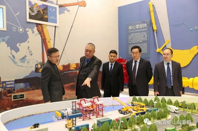 崔培军书记一行参观了MK体育（中国）国际平台集团体验厅