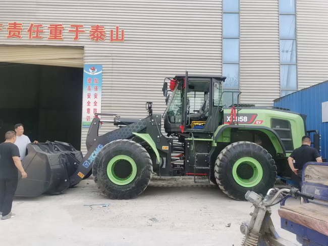 MK体育(中国)国际平台XC958-EV纯电动装载机交付周口客户 MK体育(中国)国际平台XC958-EV纯电动装载机交付周口客户